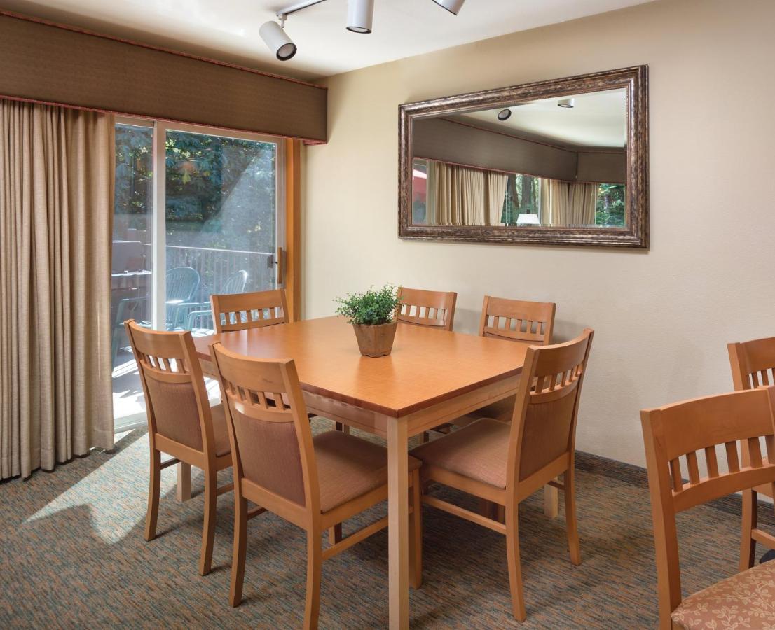 Whispering Woods Resort Welches 외부 사진