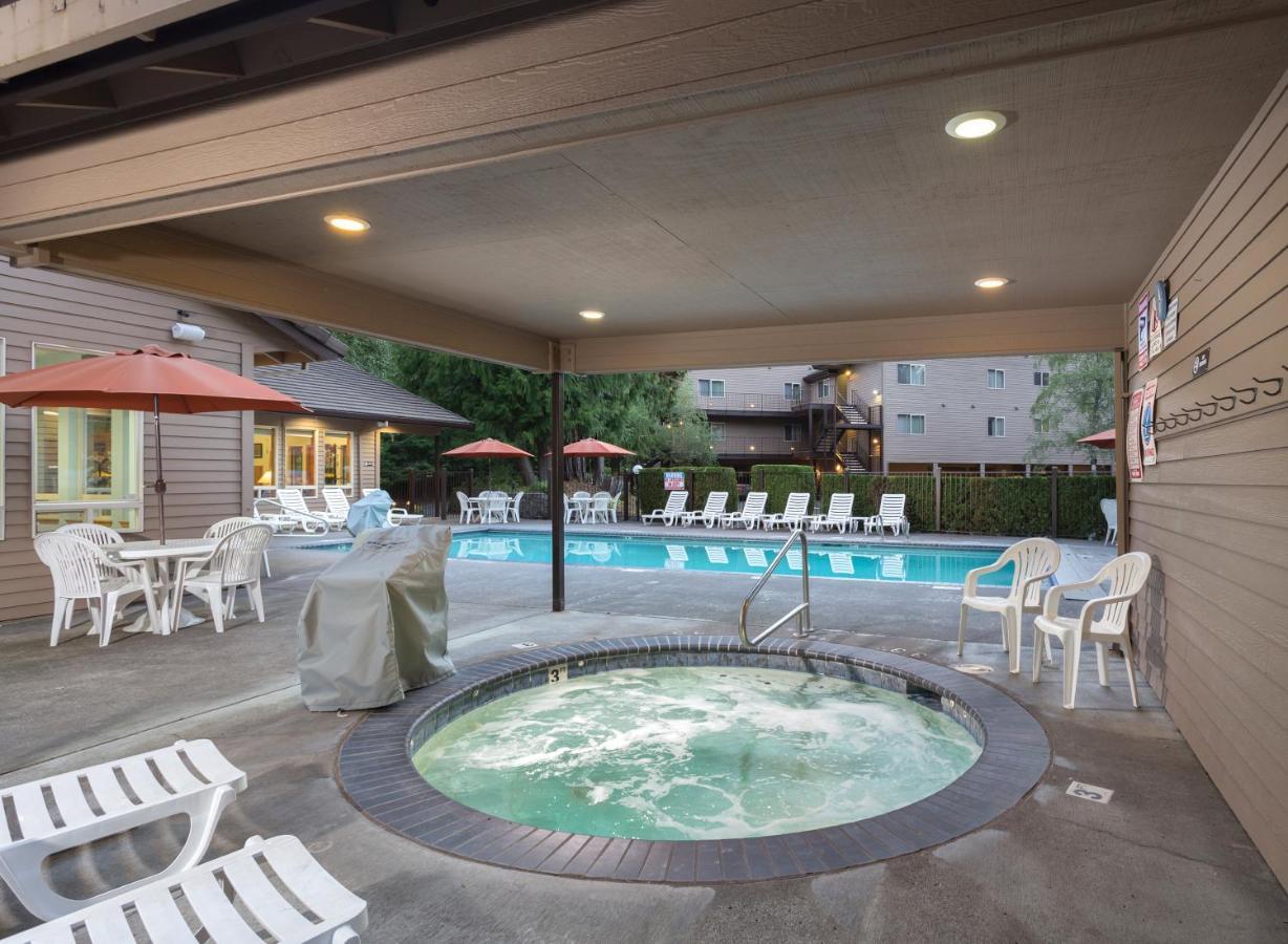 Whispering Woods Resort Welches 외부 사진